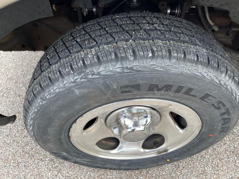 Ford F-150 Heritage Vehicle Full-screen Gallery Image 8