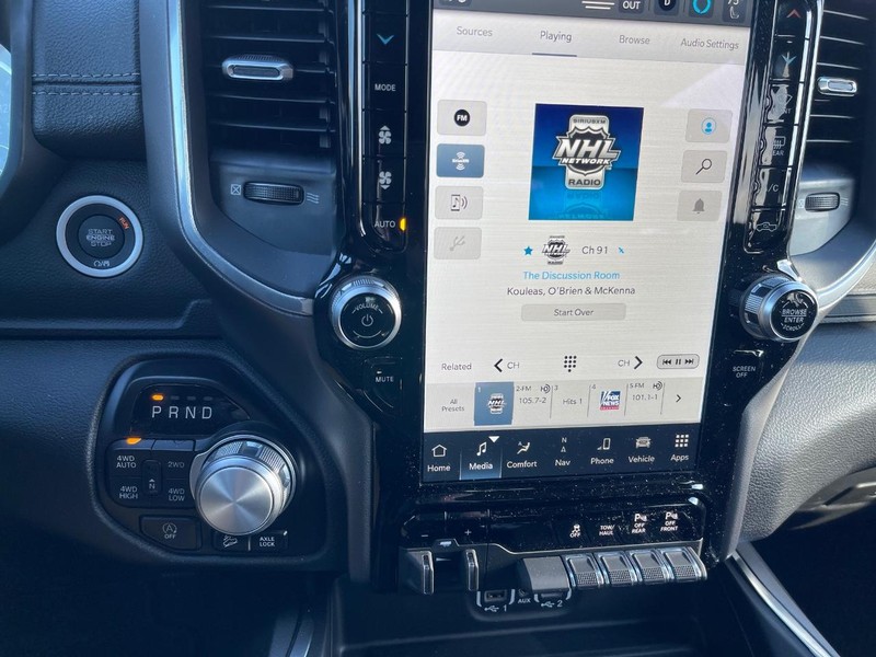 Ram 1500 Vehicle Full-screen Gallery Image 12