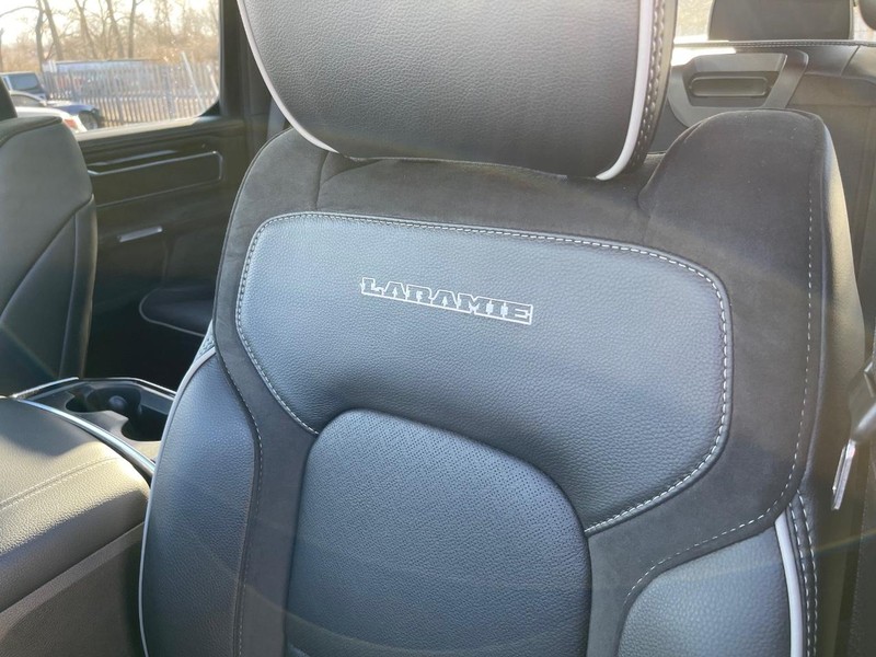 Ram 1500 Vehicle Full-screen Gallery Image 15