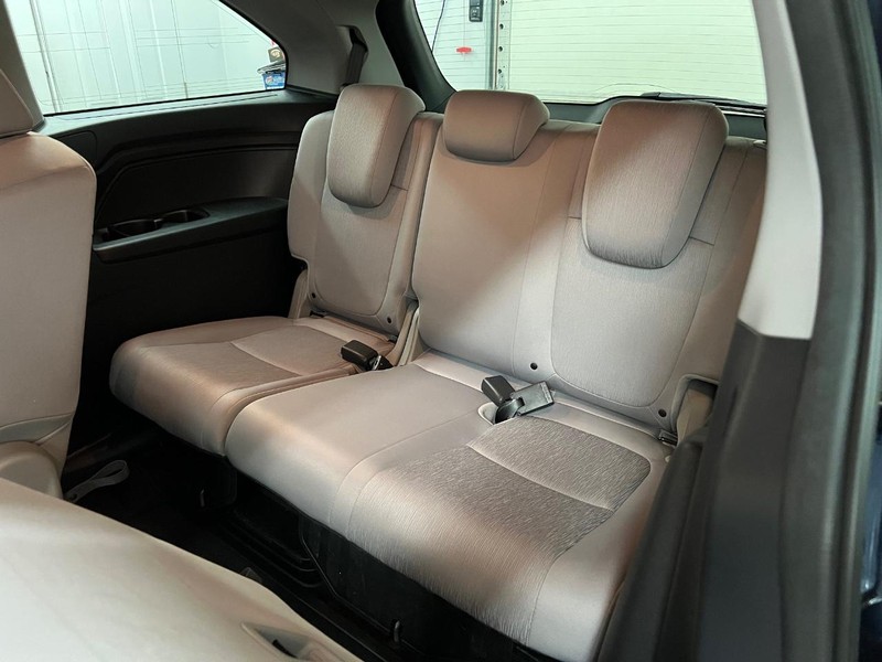 Honda Odyssey Vehicle Full-screen Gallery Image 12
