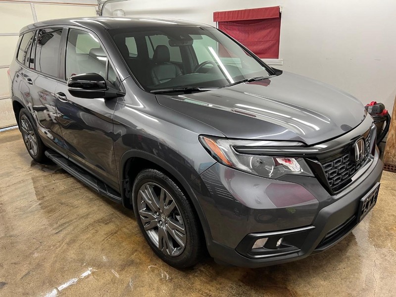 Honda Passport Vehicle Full-screen Gallery Image 2