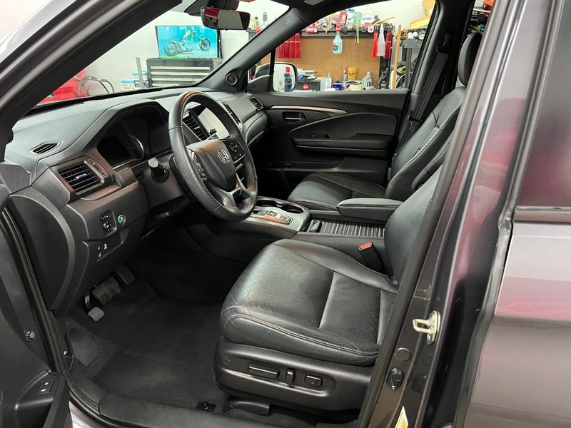 Honda Passport Vehicle Full-screen Gallery Image 5
