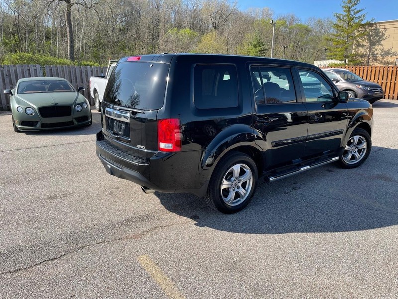 Honda Pilot Vehicle Full-screen Gallery Image 6