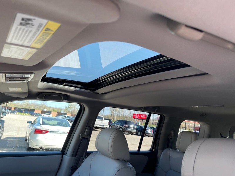Honda Pilot Vehicle Full-screen Gallery Image 17