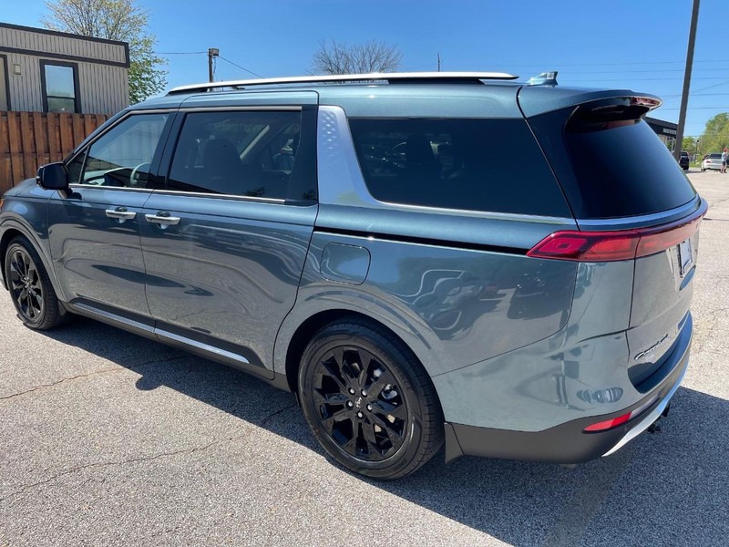 Kia Carnival Vehicle Full-screen Gallery Image 4