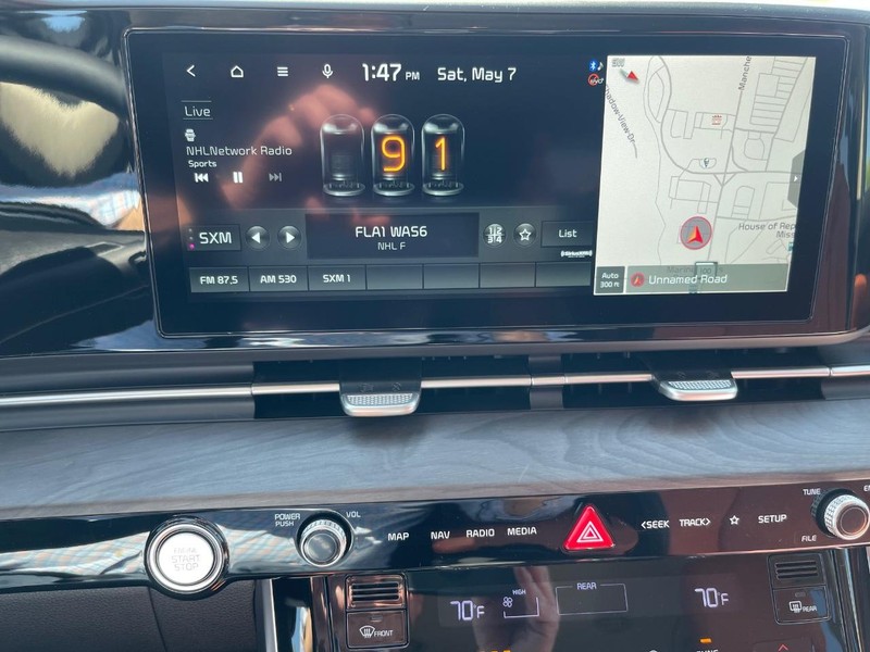 Kia Carnival Vehicle Full-screen Gallery Image 7