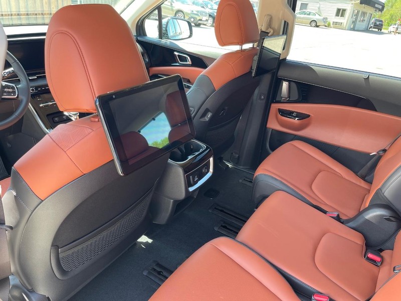 Kia Carnival Vehicle Full-screen Gallery Image 11