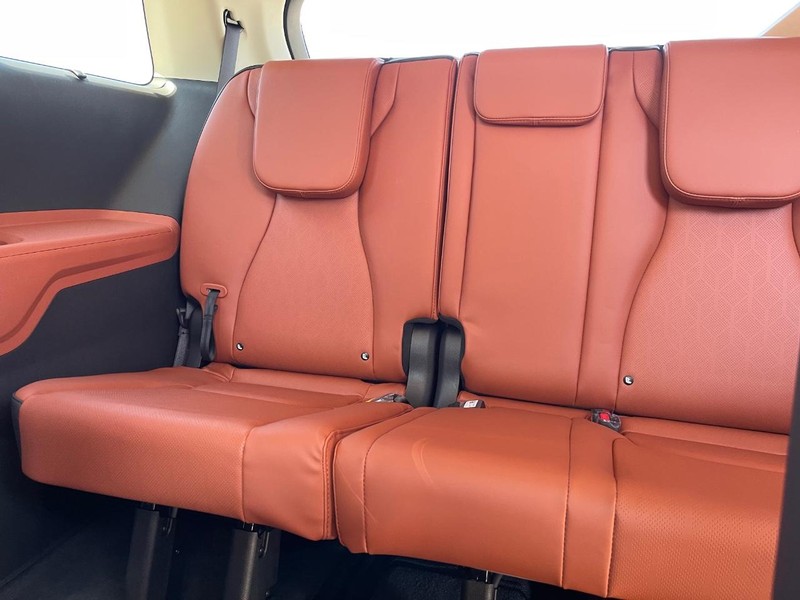 Kia Carnival Vehicle Full-screen Gallery Image 18