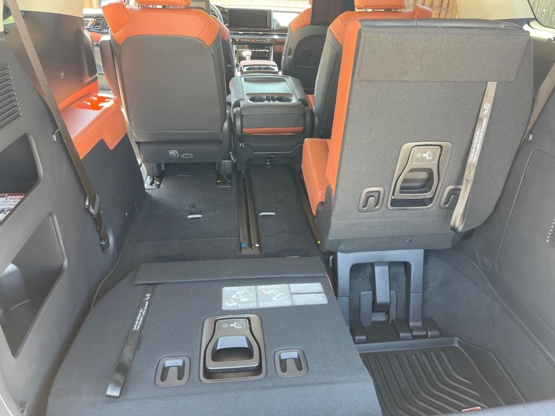 Kia Carnival Vehicle Full-screen Gallery Image 20