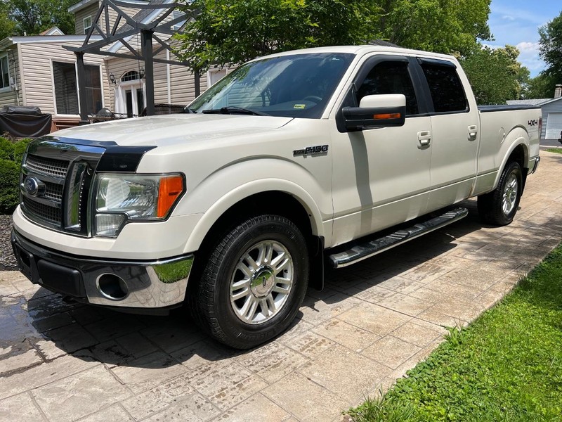 Ford F-150 Vehicle Full-screen Gallery Image 2