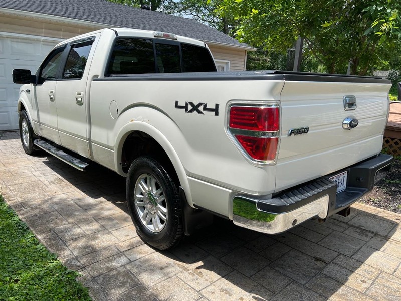 Ford F-150 Vehicle Full-screen Gallery Image 3