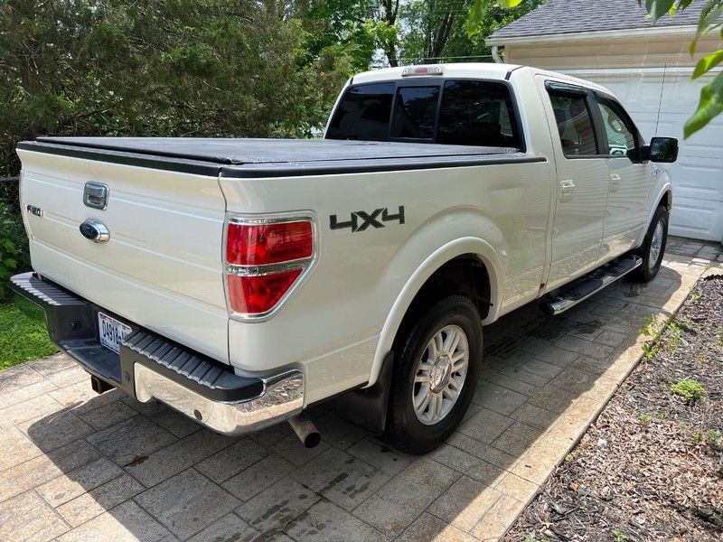 Ford F-150 Vehicle Full-screen Gallery Image 4