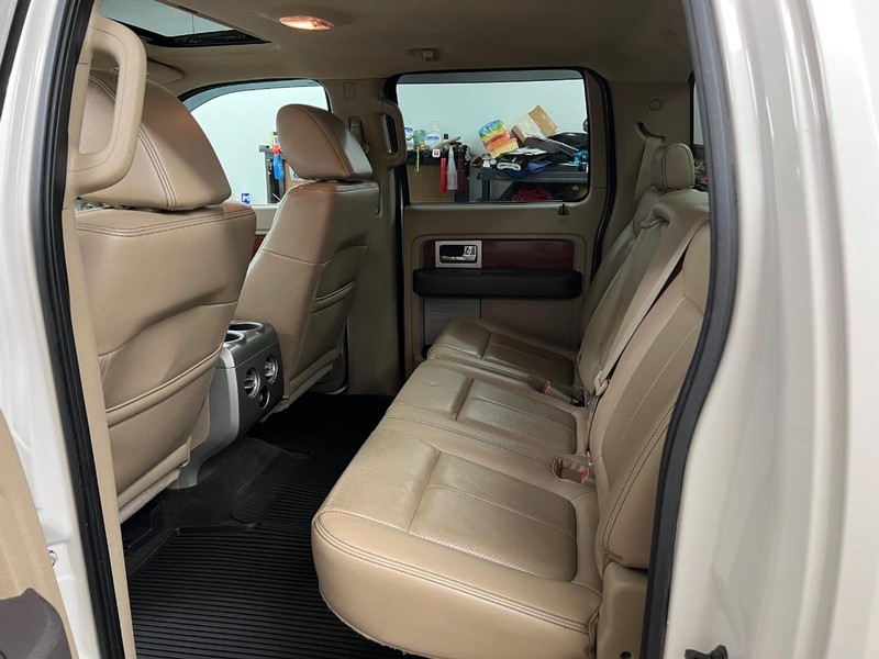 Ford F-150 Vehicle Full-screen Gallery Image 5