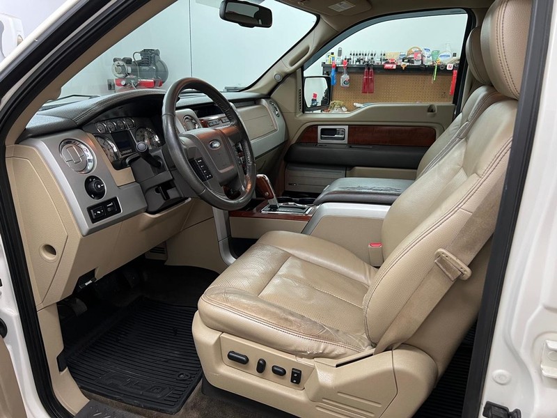 Ford F-150 Vehicle Full-screen Gallery Image 6