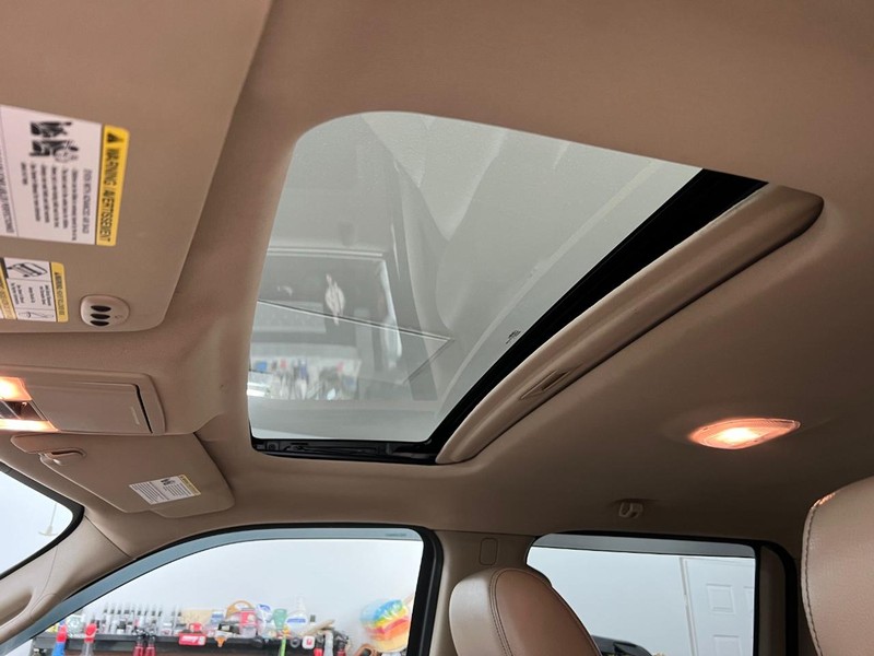 Ford F-150 Vehicle Full-screen Gallery Image 7