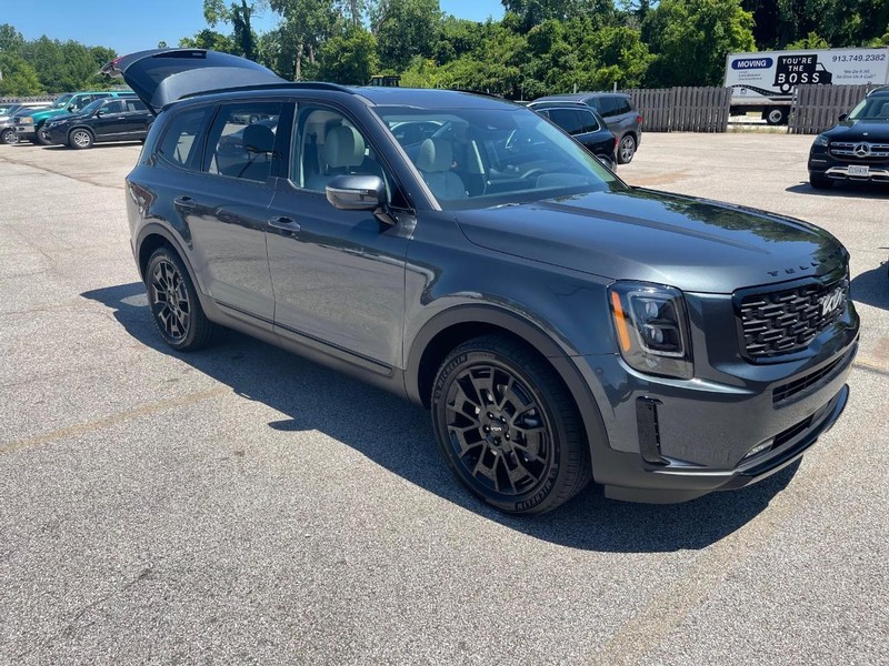 Kia Telluride Vehicle Full-screen Gallery Image 3