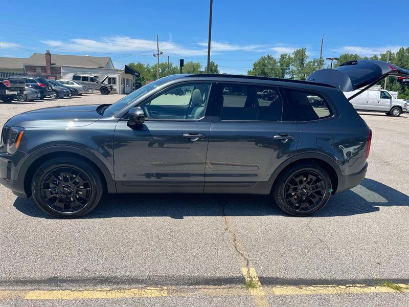 Kia Telluride Vehicle Full-screen Gallery Image 4
