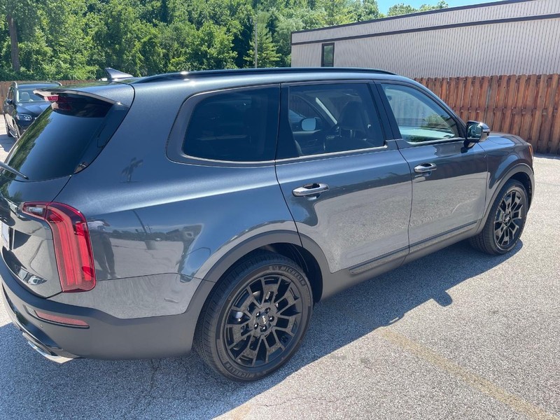 Kia Telluride Vehicle Full-screen Gallery Image 6