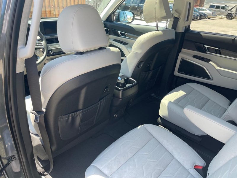 Kia Telluride Vehicle Full-screen Gallery Image 14