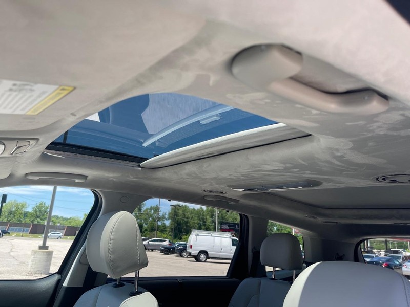 Kia Telluride Vehicle Full-screen Gallery Image 15