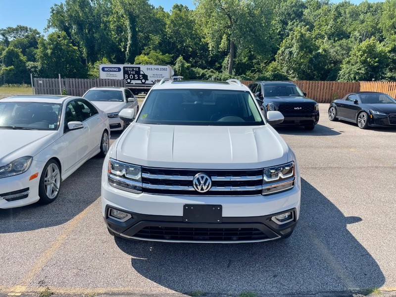 Volkswagen Atlas Vehicle Full-screen Gallery Image 2