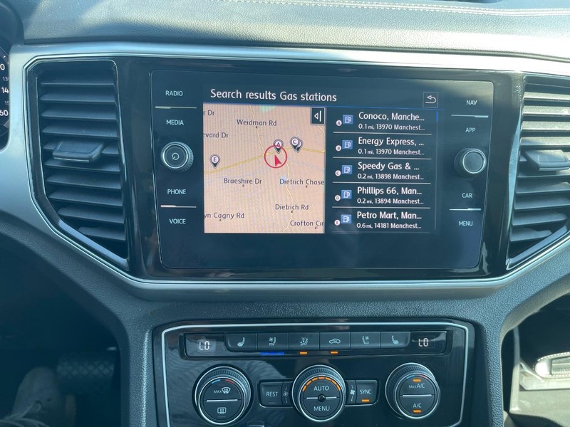 Volkswagen Atlas Vehicle Full-screen Gallery Image 10