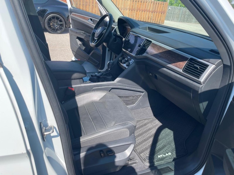 Volkswagen Atlas Vehicle Full-screen Gallery Image 21