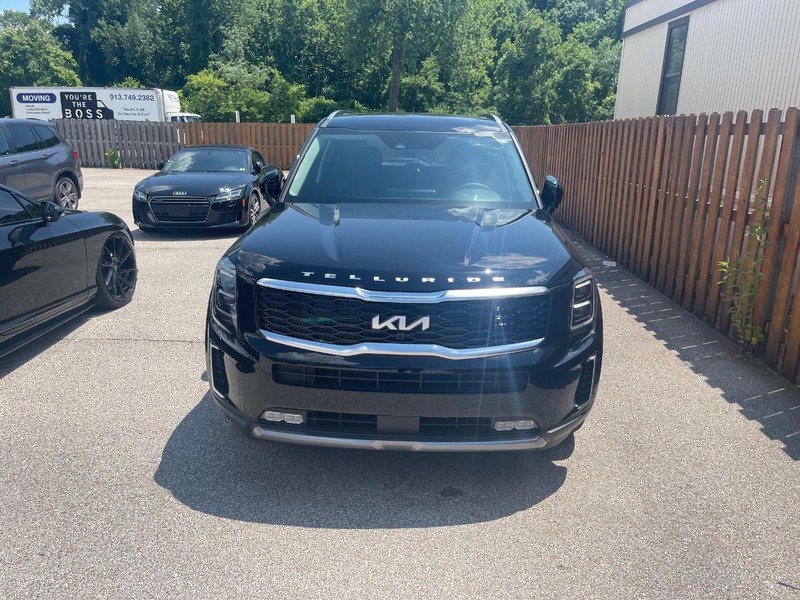 Kia Telluride Vehicle Full-screen Gallery Image 4
