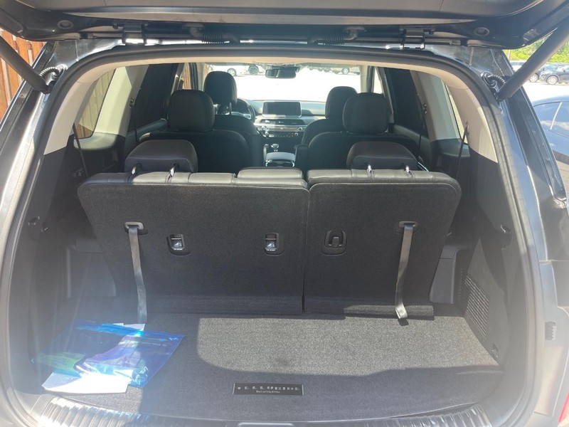 Kia Telluride Vehicle Full-screen Gallery Image 12