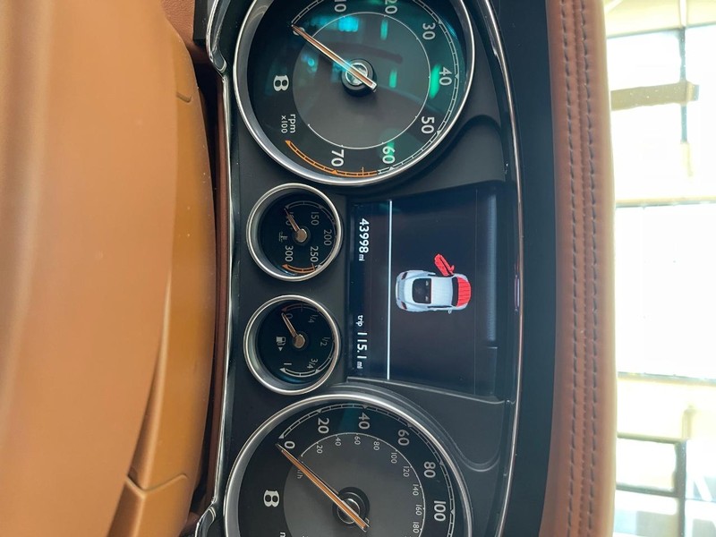 Bentley Continental GT V8 S Vehicle Full-screen Gallery Image 18