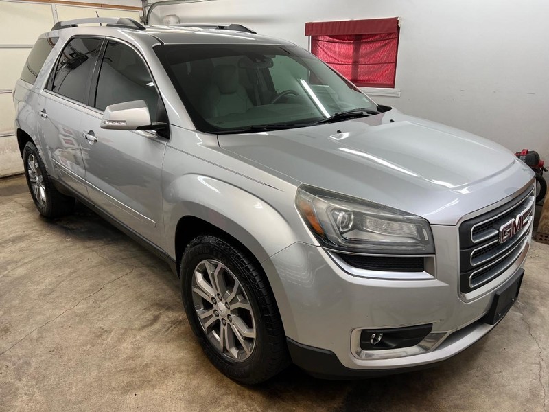 GMC Acadia Vehicle Full-screen Gallery Image 2