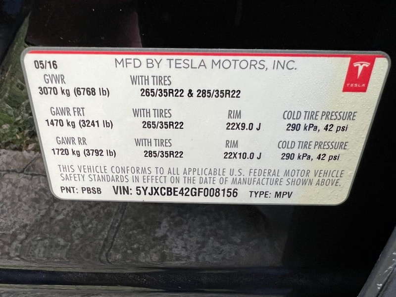 Tesla Model X Vehicle Full-screen Gallery Image 9