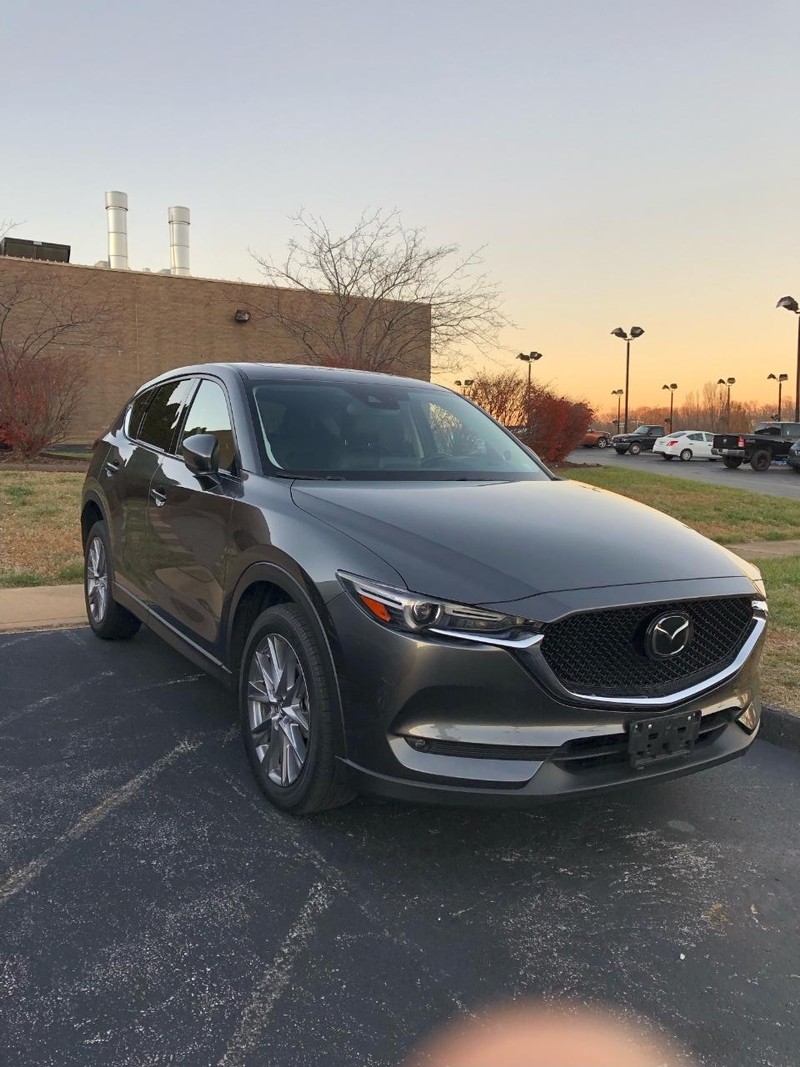 Mazda CX-5 Vehicle Full-screen Gallery Image 2