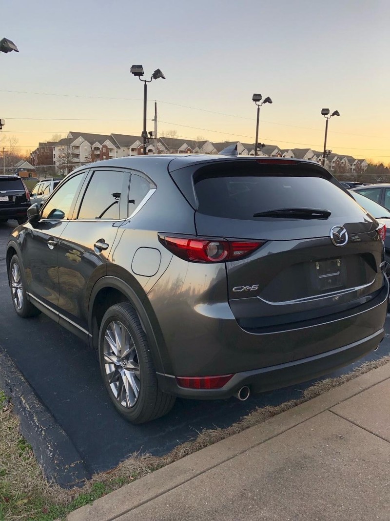 Mazda CX-5 Vehicle Full-screen Gallery Image 5