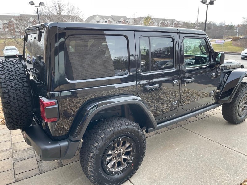 Jeep Wrangler Vehicle Full-screen Gallery Image 4