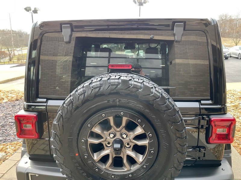 Jeep Wrangler Vehicle Full-screen Gallery Image 5