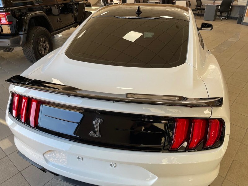 Ford Mustang Vehicle Full-screen Gallery Image 5