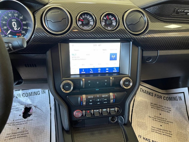 Ford Mustang Vehicle Full-screen Gallery Image 10