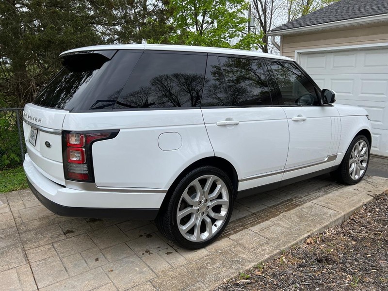 Land Rover Range Rover Vehicle Full-screen Gallery Image 4