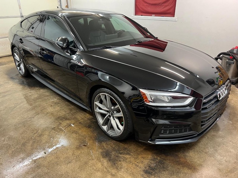 Audi A5 Sportback Vehicle Full-screen Gallery Image 2