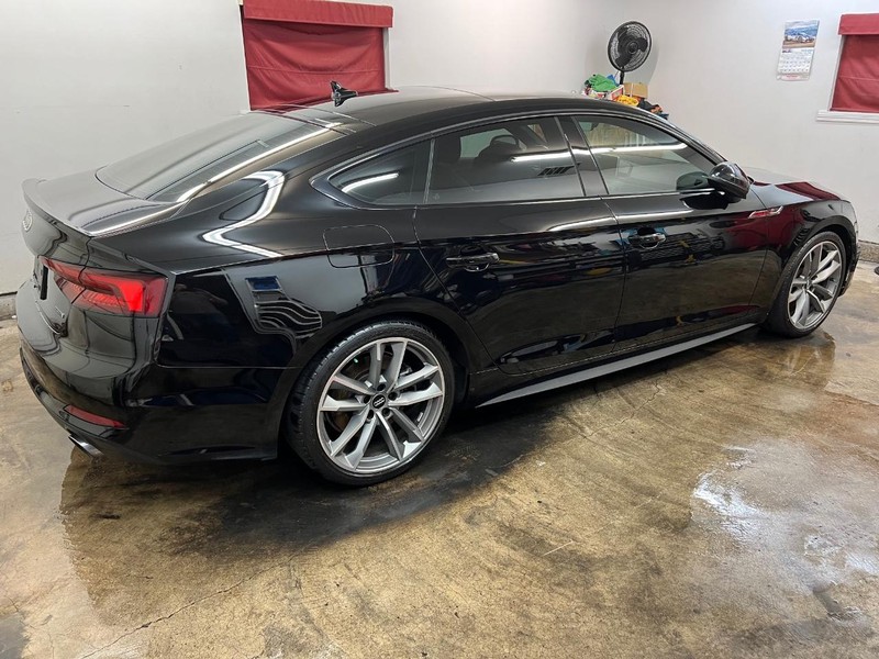 Audi A5 Sportback Vehicle Full-screen Gallery Image 4