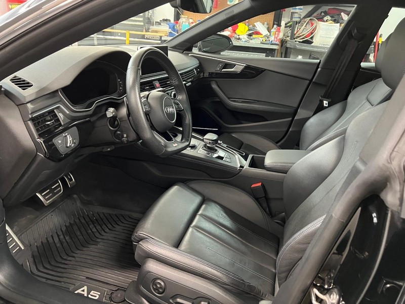 Audi A5 Sportback Vehicle Full-screen Gallery Image 5