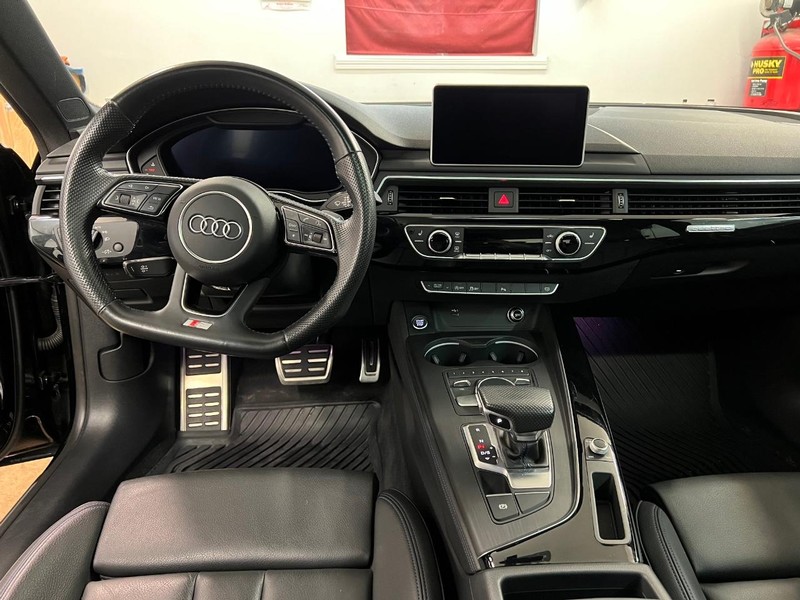 Audi A5 Sportback Vehicle Full-screen Gallery Image 6