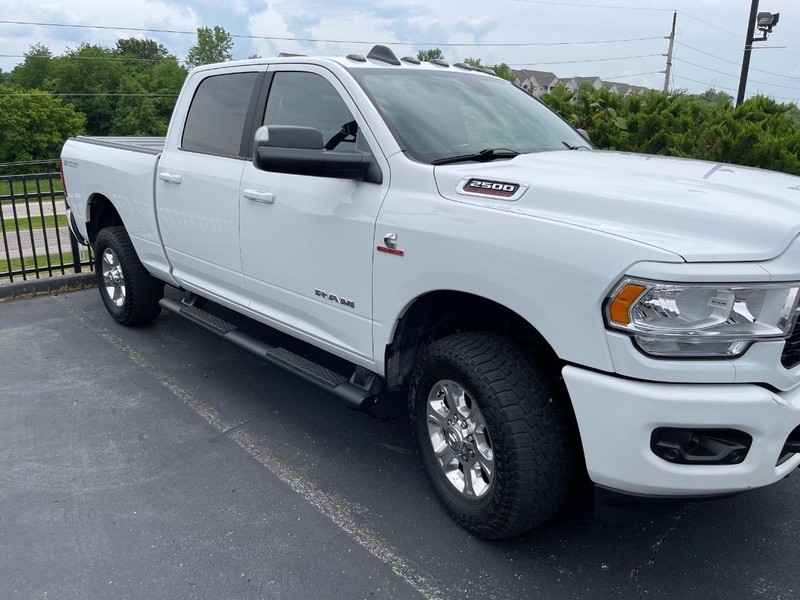 Ram 2500 Vehicle Full-screen Gallery Image 3