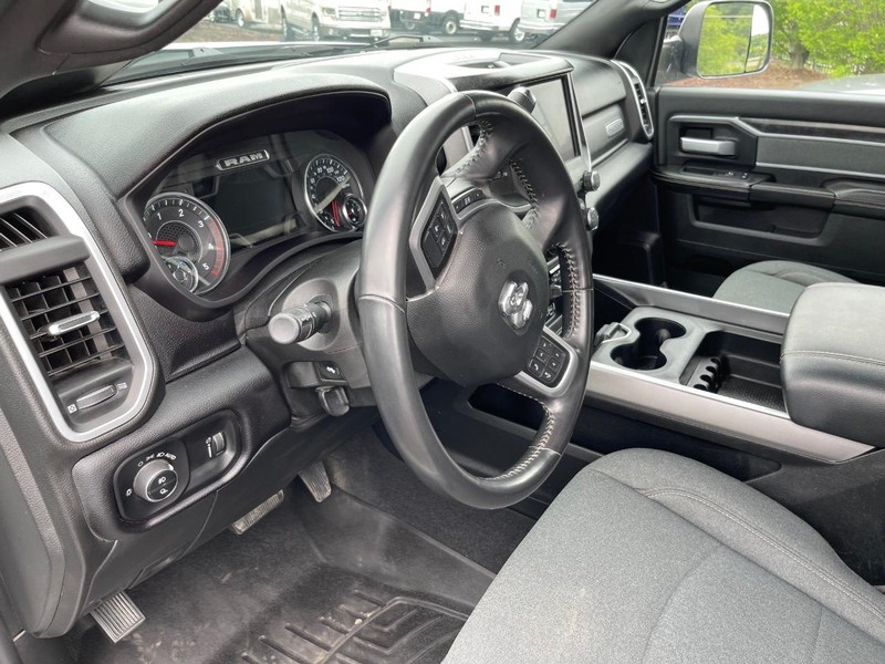 Ram 2500 Vehicle Full-screen Gallery Image 11