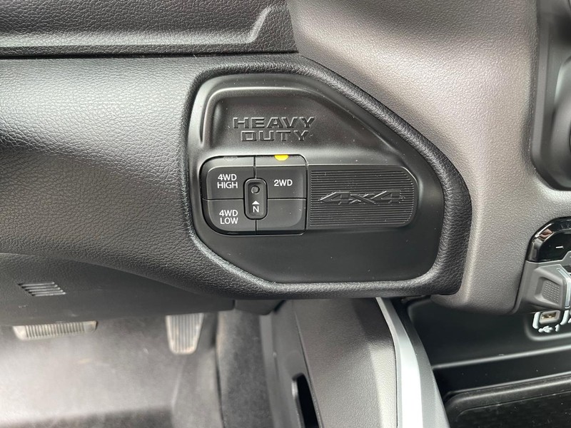 Ram 2500 Vehicle Full-screen Gallery Image 18