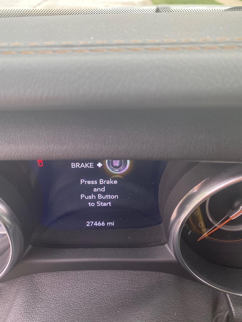 Jeep Gladiator Vehicle Full-screen Gallery Image 8