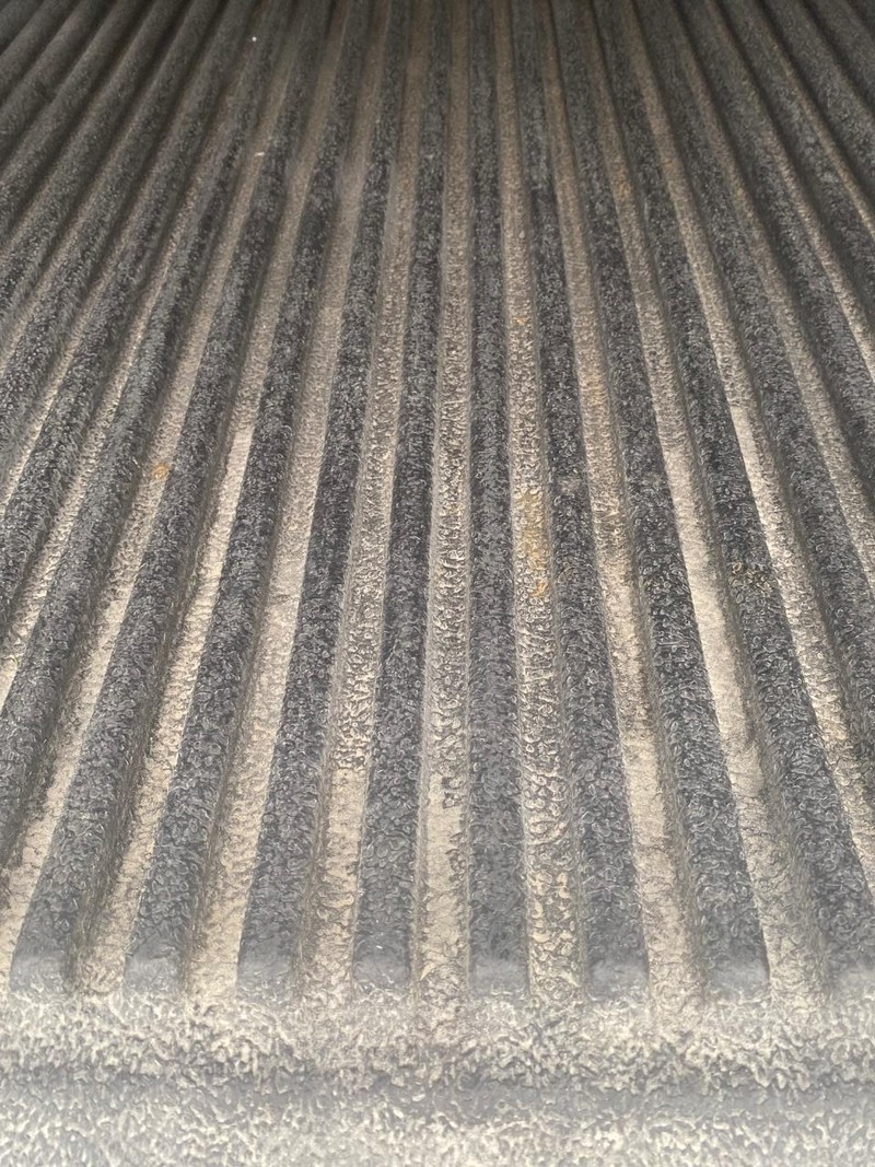 Jeep Gladiator Vehicle Full-screen Gallery Image 11