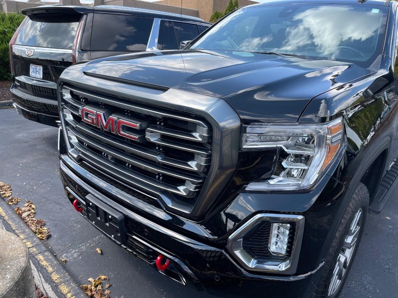 GMC Sierra 1500 Vehicle Full-screen Gallery Image 2