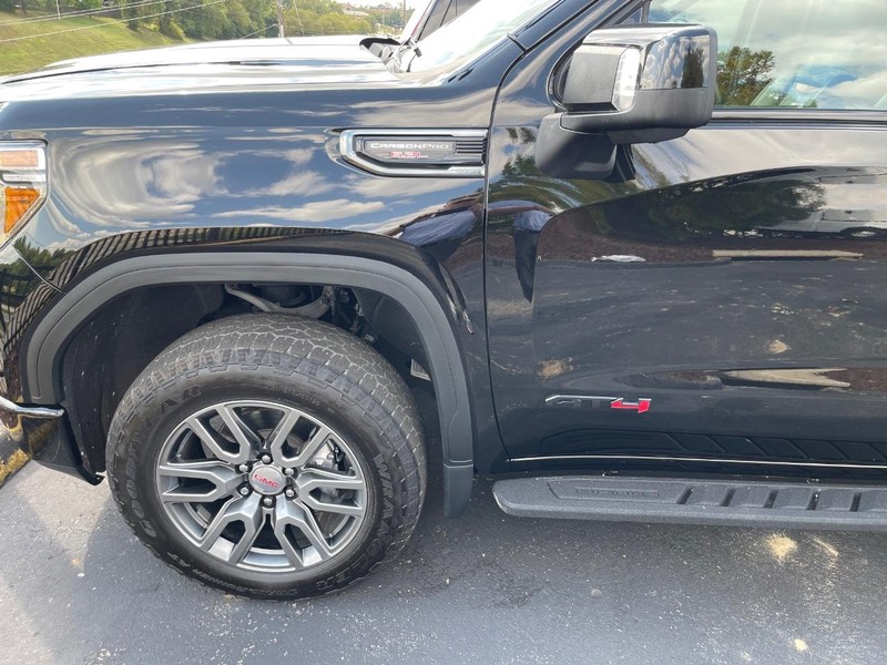 GMC Sierra 1500 Vehicle Full-screen Gallery Image 3